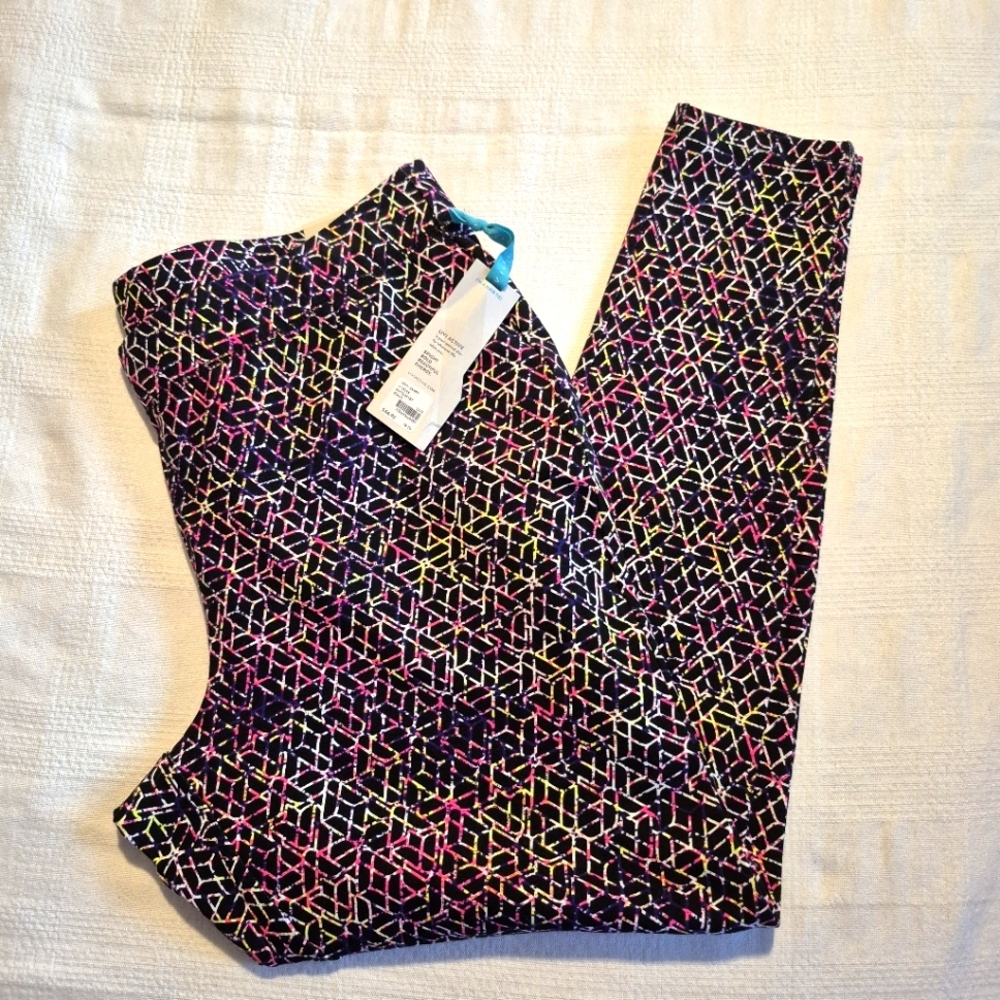 Livi Active women's size 18/20 logo design on black leggings NWT